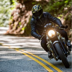 BELL Qualifier Gloss Black Helmet -Motorcycle Helmets shop BELL20Qualifier20action20picture 4